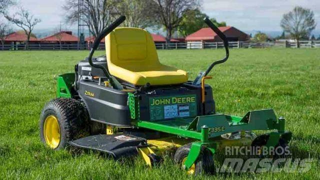John Deere Z315E جرارات مدمجة
