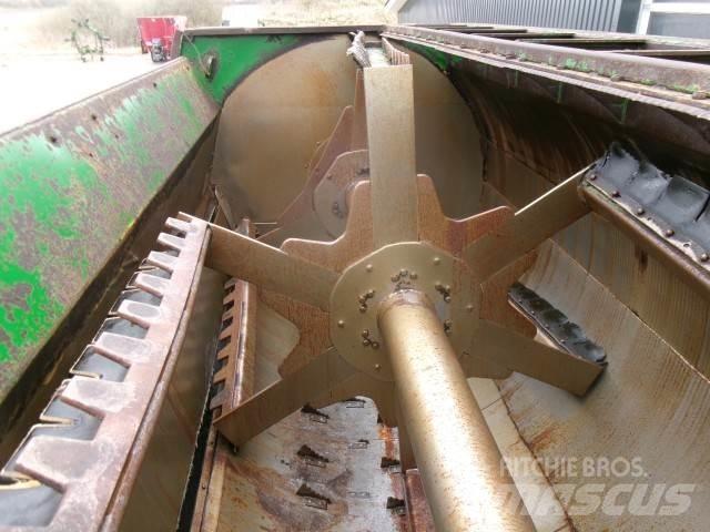 Keenan MF380 عربات الأعلاف