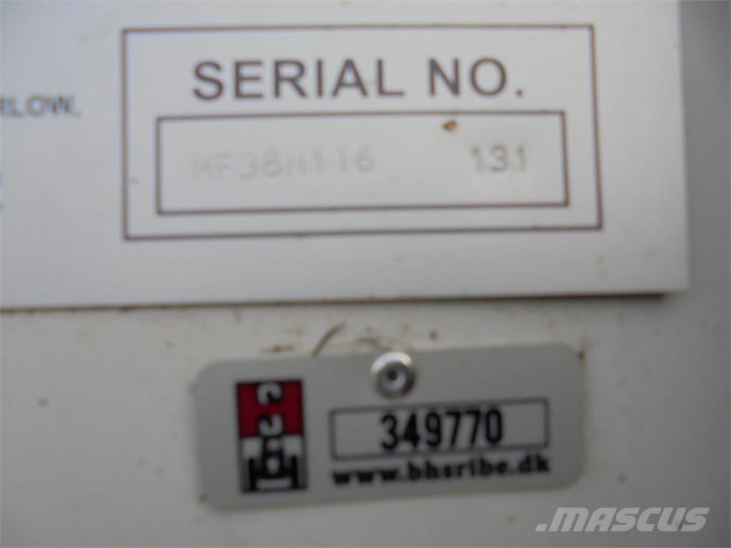 Keenan MF380 عربات الأعلاف