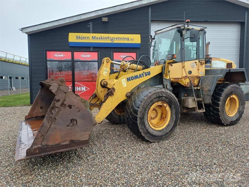 Komatsu WA 320 لوادر بعجل