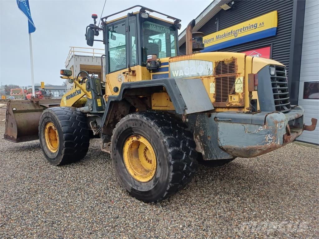 Komatsu WA 320 لوادر بعجل