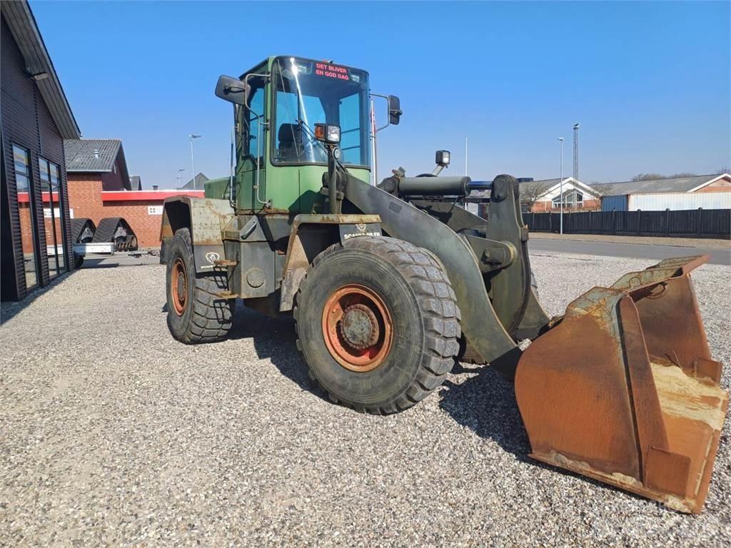 Komatsu WA270 لوادر بعجل