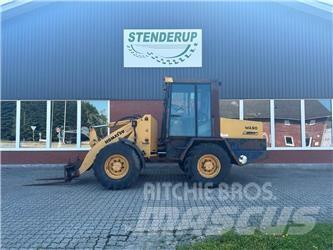 Komatsu WA90 لوادر بعجل