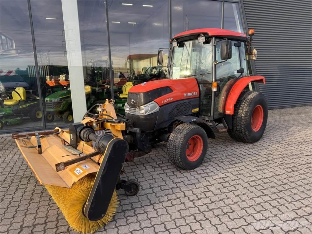 Kubota 5740 جرارات مدمجة