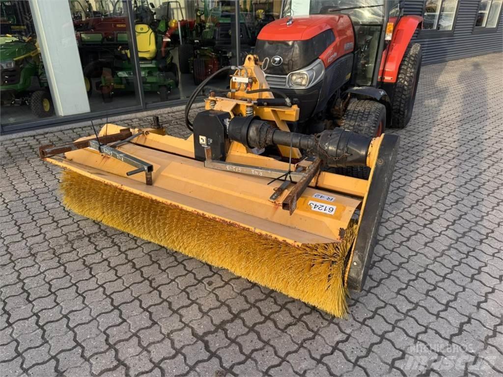 Kubota 5740 جرارات مدمجة
