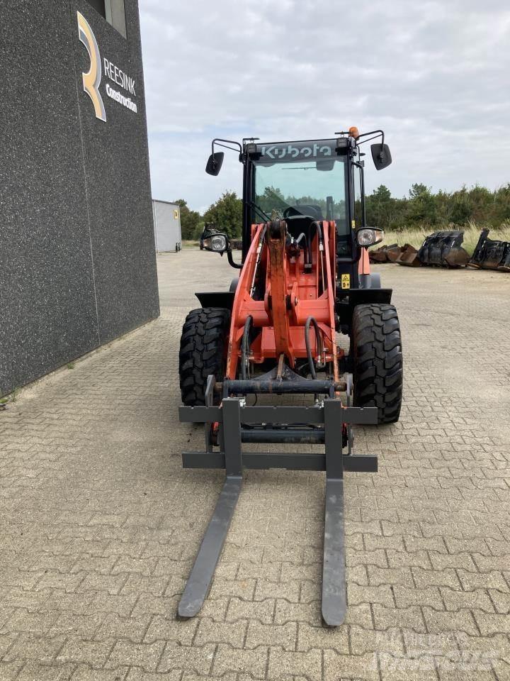 Kubota R070 لوادر صغيرة