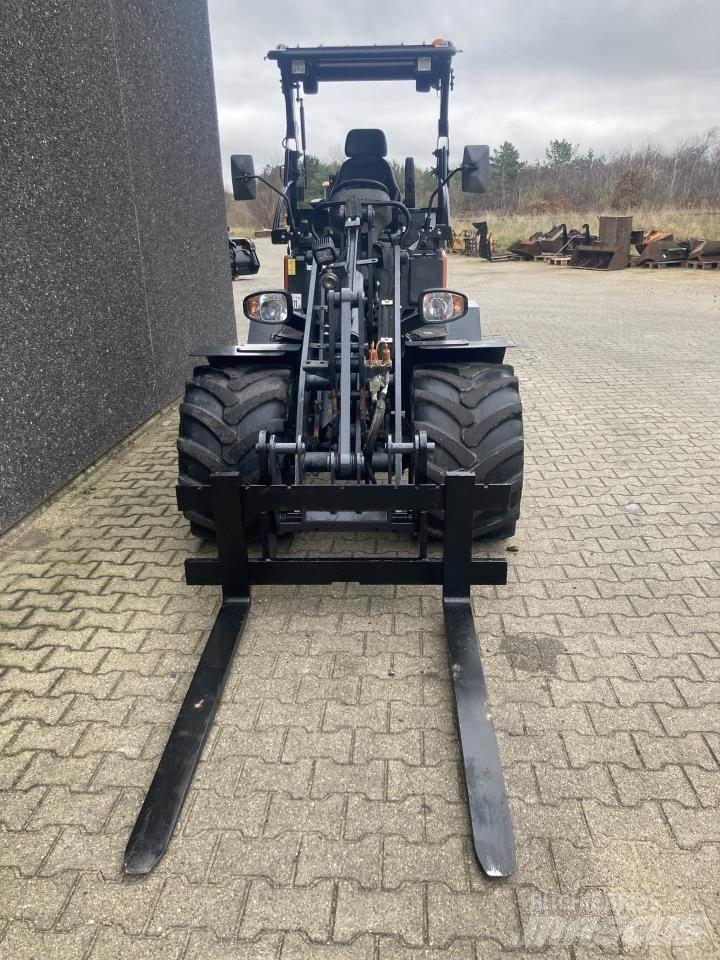 Kubota RT280 لوادر صغيرة