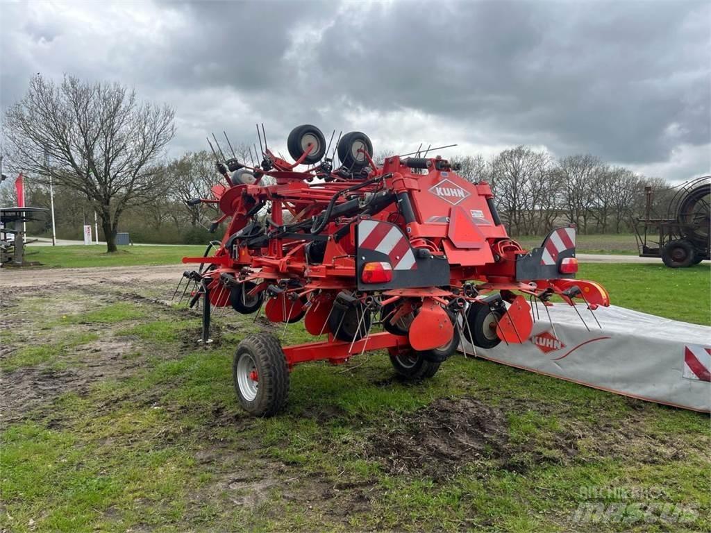 Kuhn 13M SPREDER مكابس وميبسات التبن