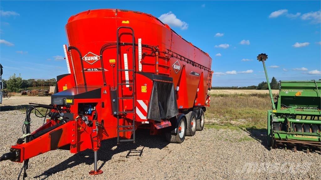 Kuhn 45.3 DL عربات الأعلاف