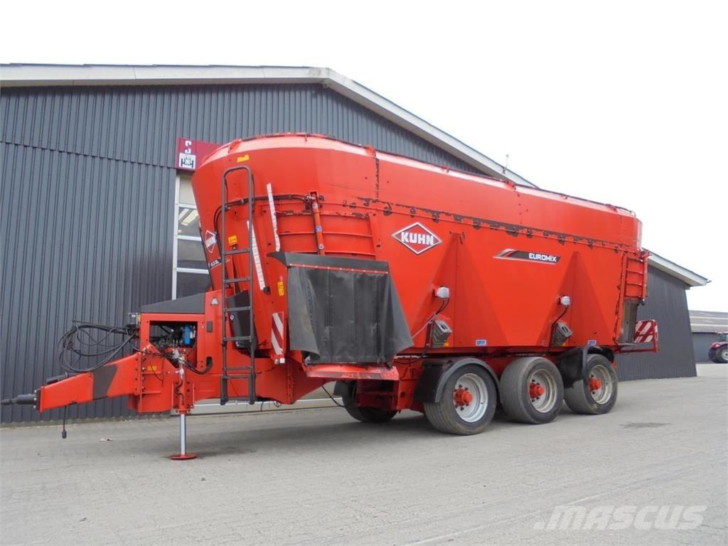 Kuhn 45.3 DL عربات الأعلاف