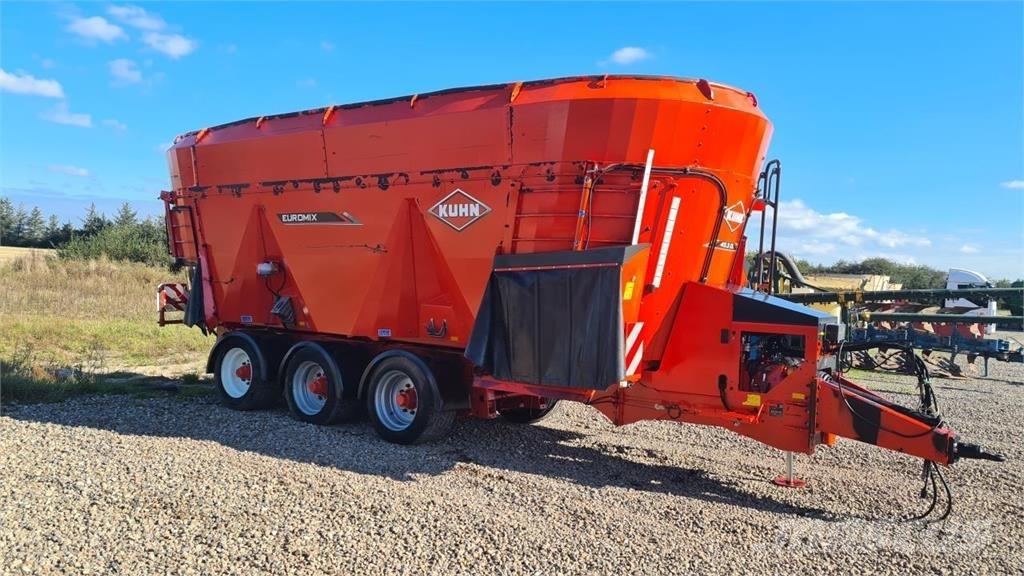 Kuhn 45.3 DL عربات الأعلاف