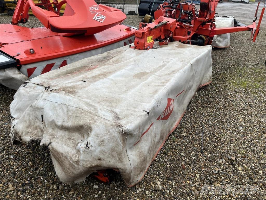 Kuhn GMD 883 معدات حصد