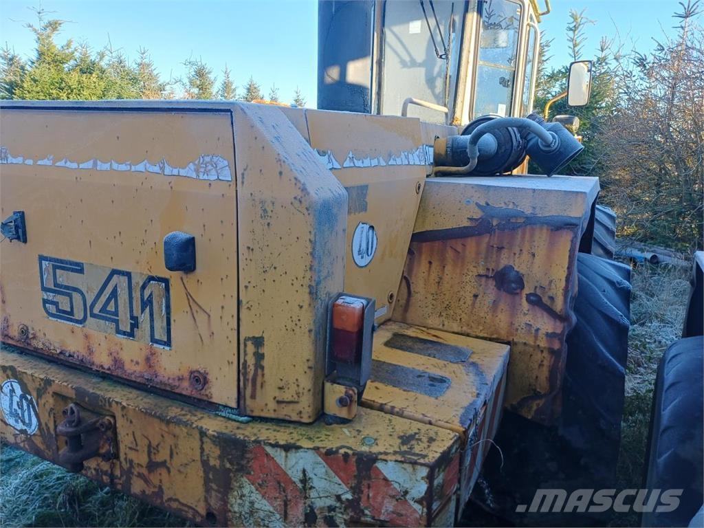 Liebherr 541 لوادر بعجل