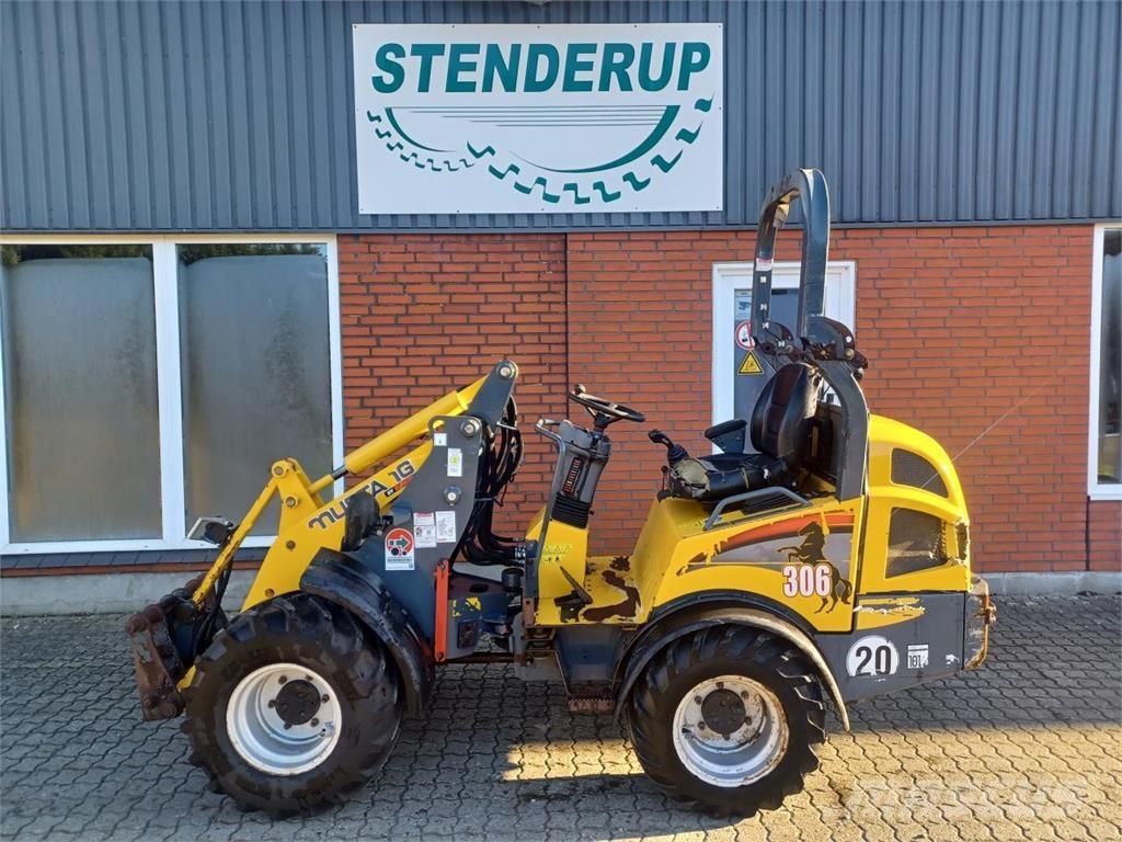 Mustang 306 لوادر صغيرة