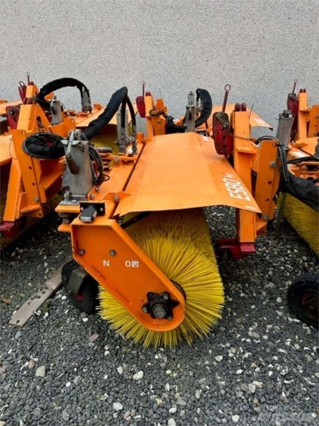 Nesbo HF1600S كناسات