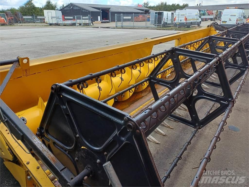 New Holland 30 X رؤوس الحصادات الدراسات