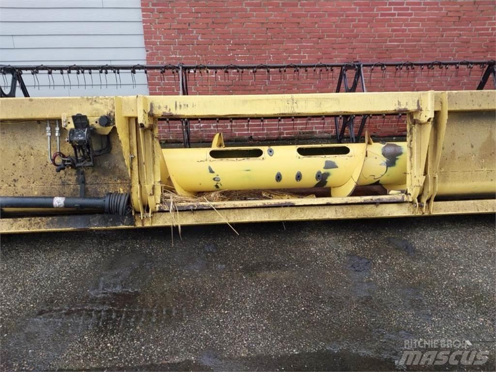 New Holland 30 X رؤوس الحصادات الدراسات