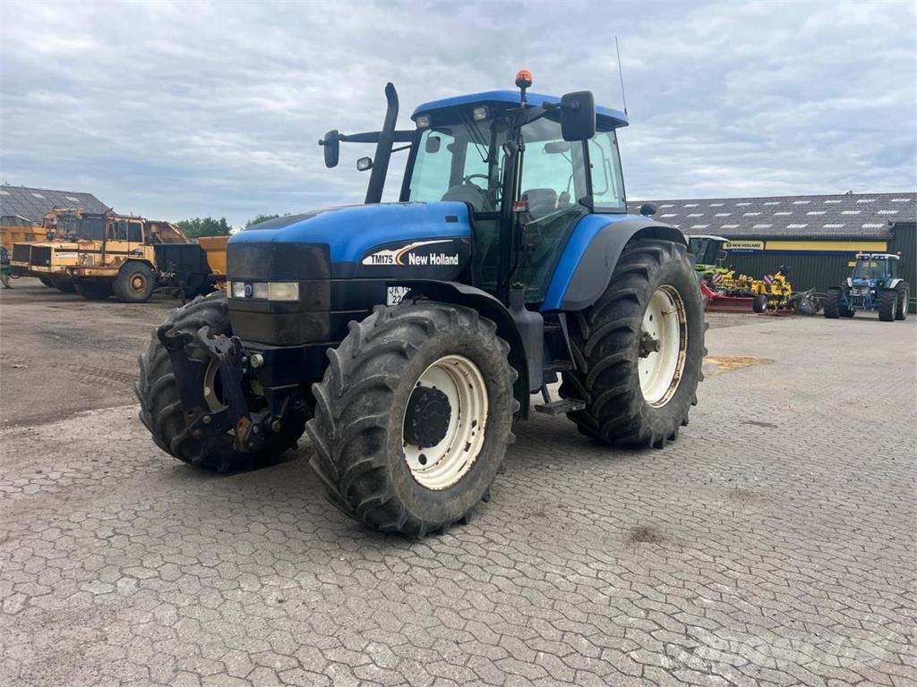 New Holland TM 175 الجرارات
