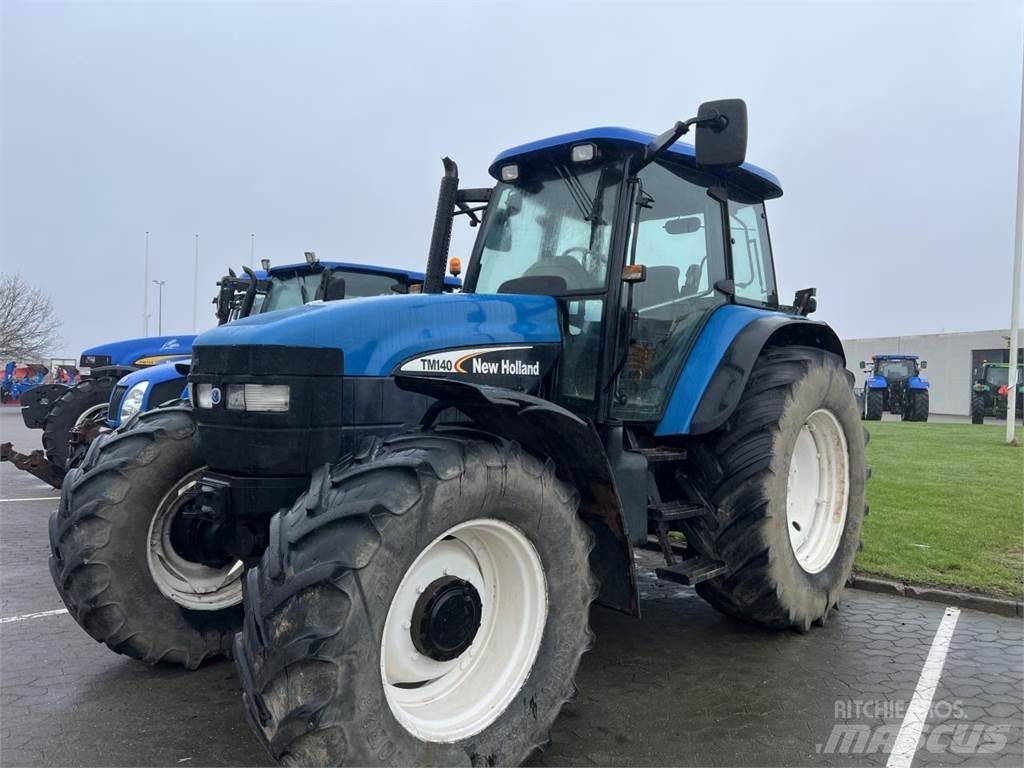 New Holland TM140 الجرارات