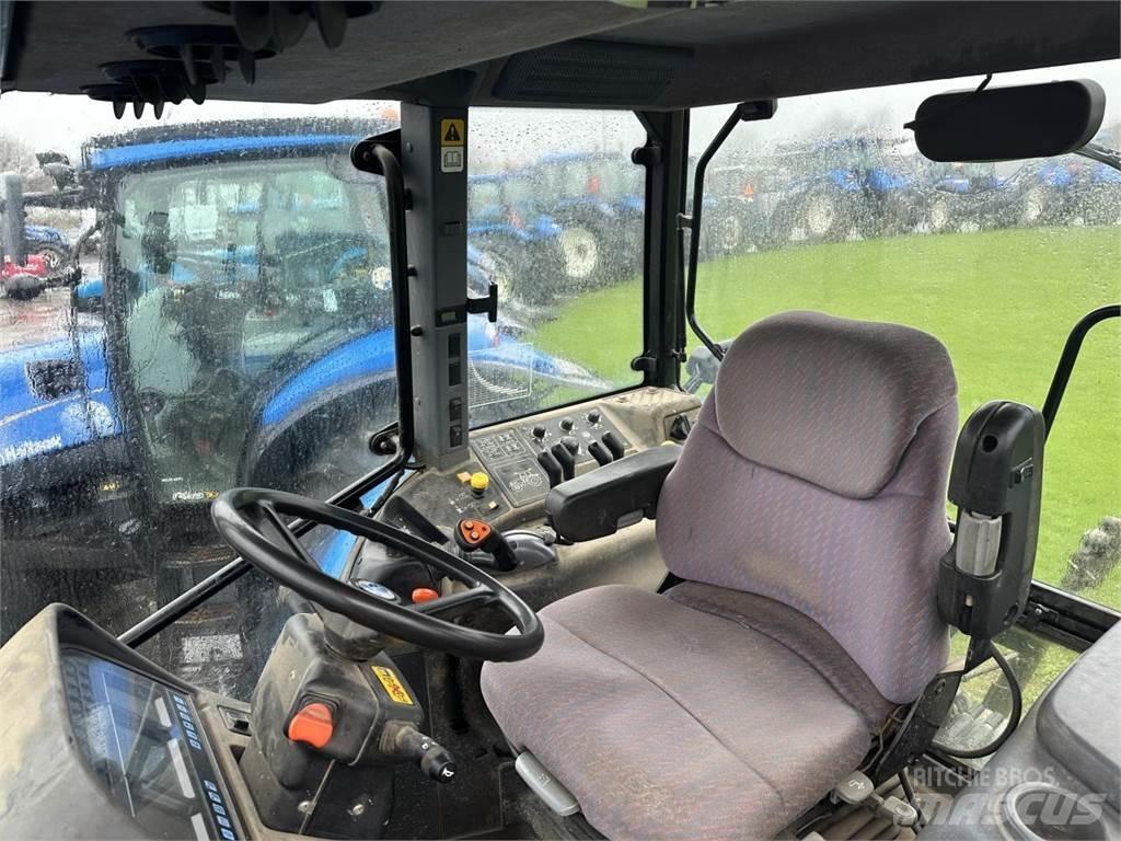 New Holland TM165 الجرارات