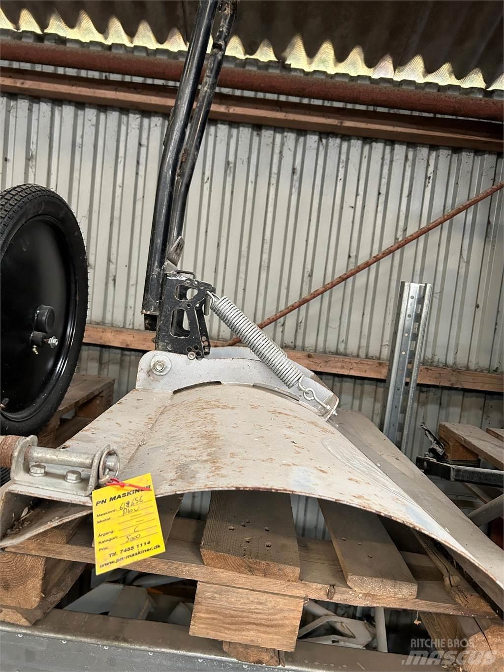Polaris SNEPLOV حراثات ونصول الجليد