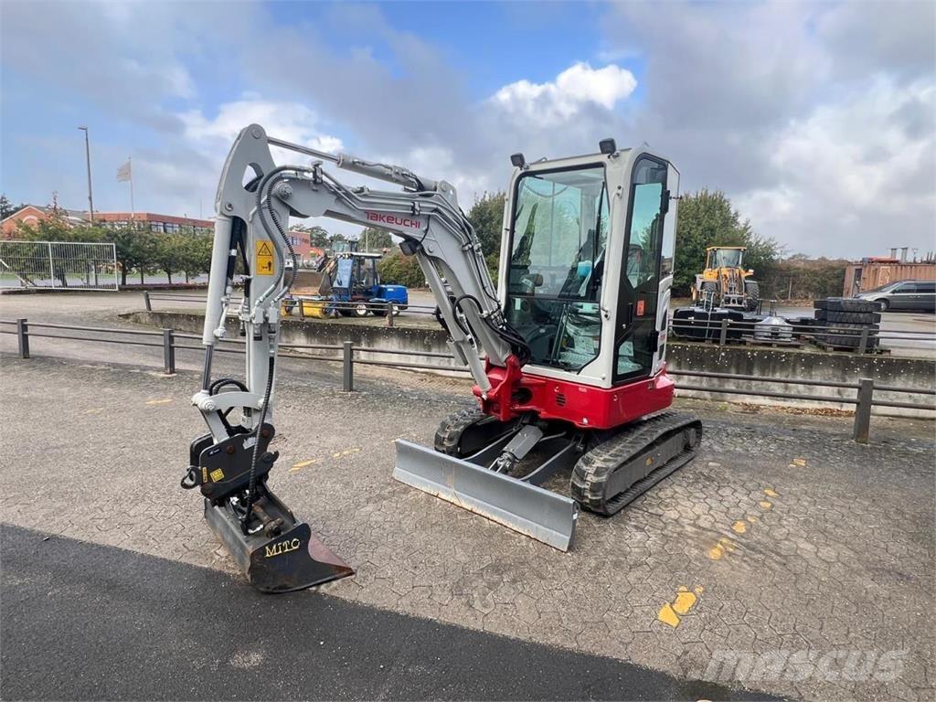 Takeuchi TB325R حفارات صغيرة أقل من 7 طن (حفارات صغيرة)