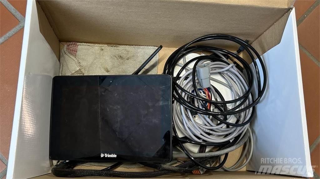 Trimble GFX-750 النظام العالمي لتحديد المواقع GPS