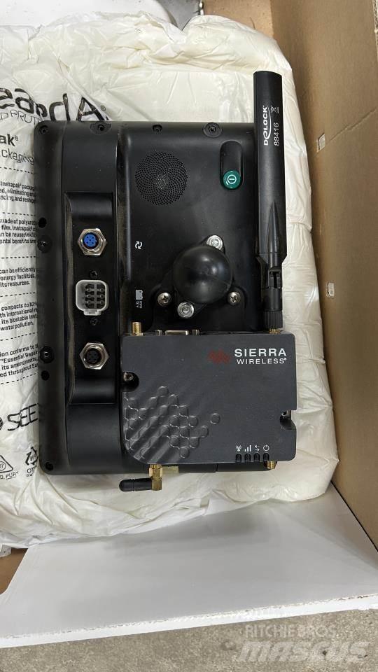 Trimble GFX-750 النظام العالمي لتحديد المواقع GPS