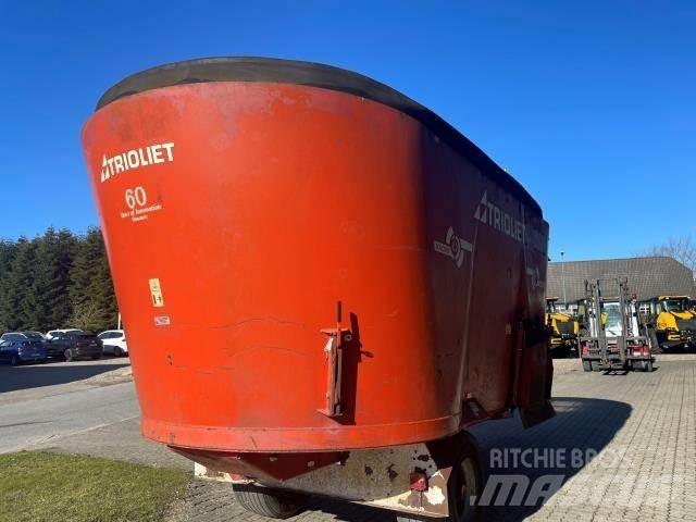 Trioliet 2400 L عربات الأعلاف