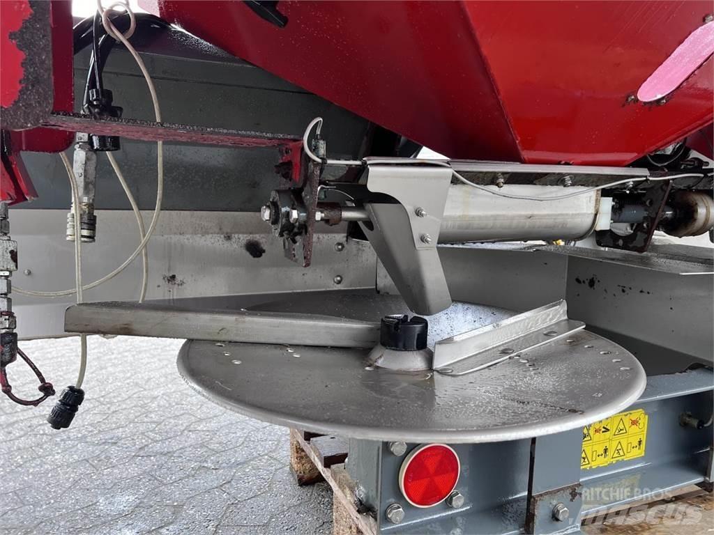 Unia MXL3000 معدات رش أسمدة