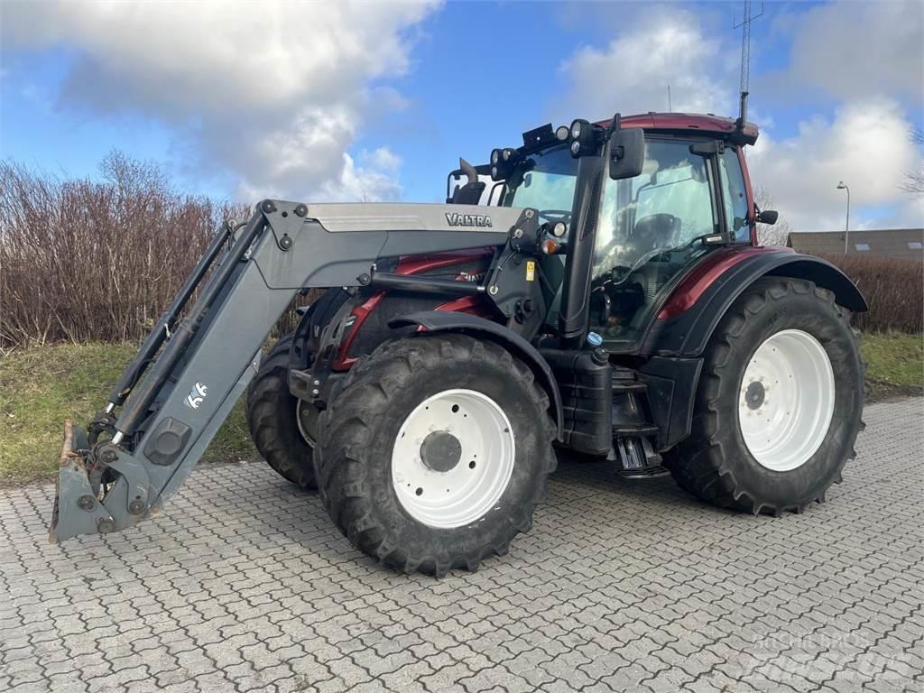 Valtra N 174 الجرارات