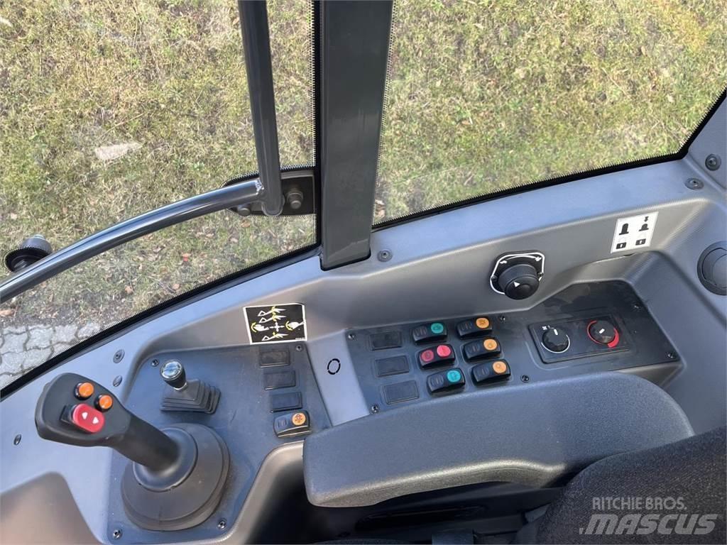 Venieri VF 5.63D لوادر بعجل