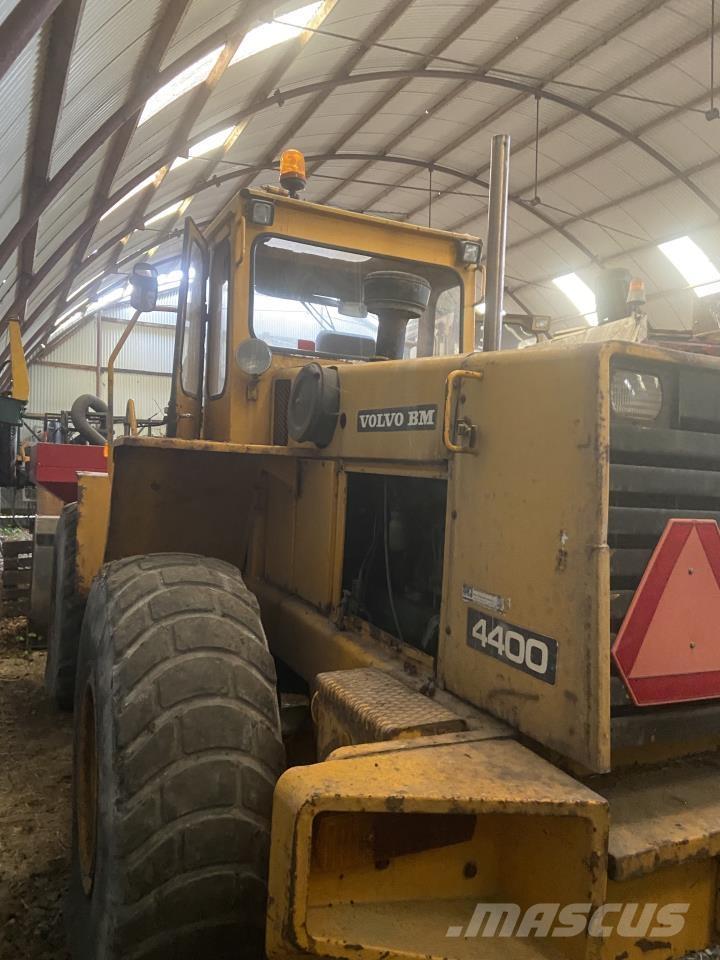 Volvo BM 4400 لوادر بعجل