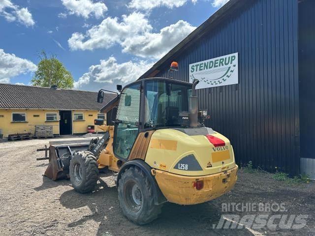 Volvo L25 B لوادر صغيرة