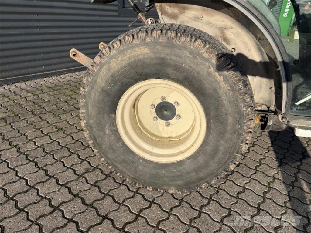 Yanmar EF-235 جرارات مدمجة