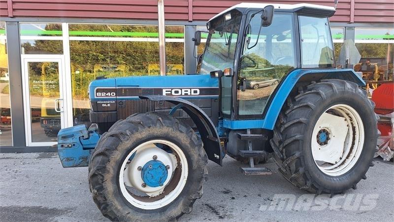 Ford 8240 الجرارات