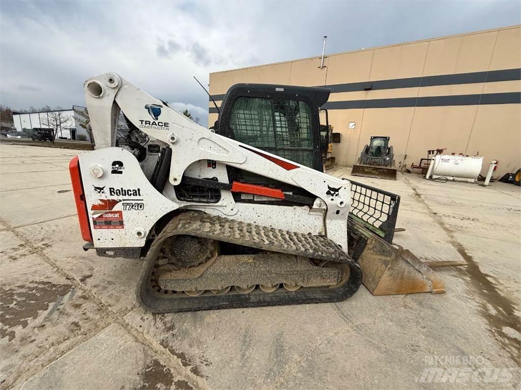 Bobcat T740 لوادر صغيرة