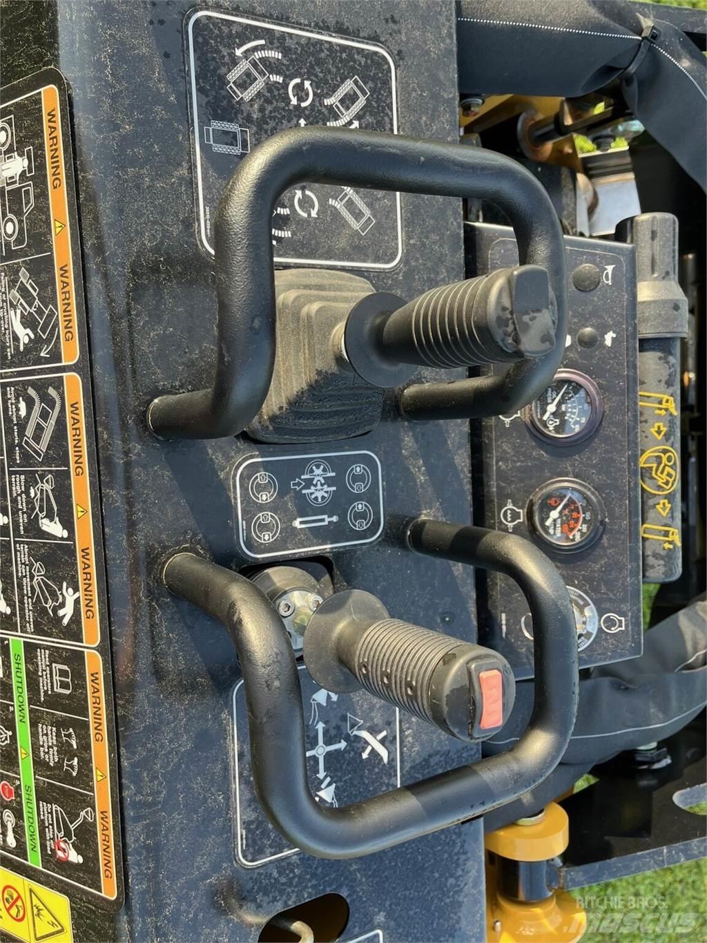 Boxer 700 HDX لوادر انزلاقية التوجيه