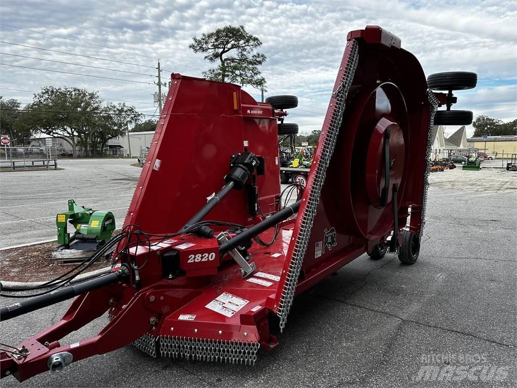 Bush Hog 2820 آلات تمزيق الحزم وتقطيعها ونشرها