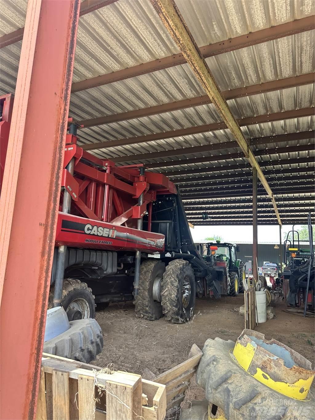 Case IH 635 معدات أخرى للحصاد