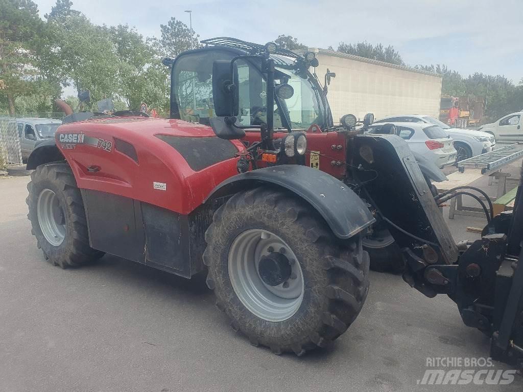 Case IH 742 الجرارات