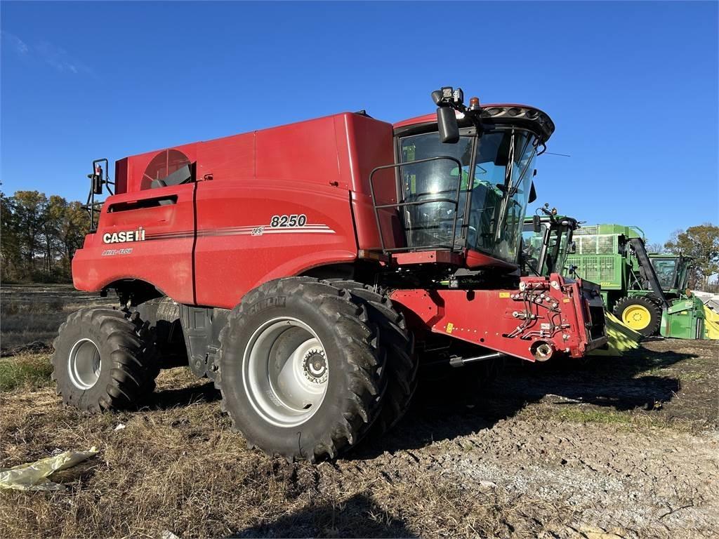 Case IH 8250 حصادات