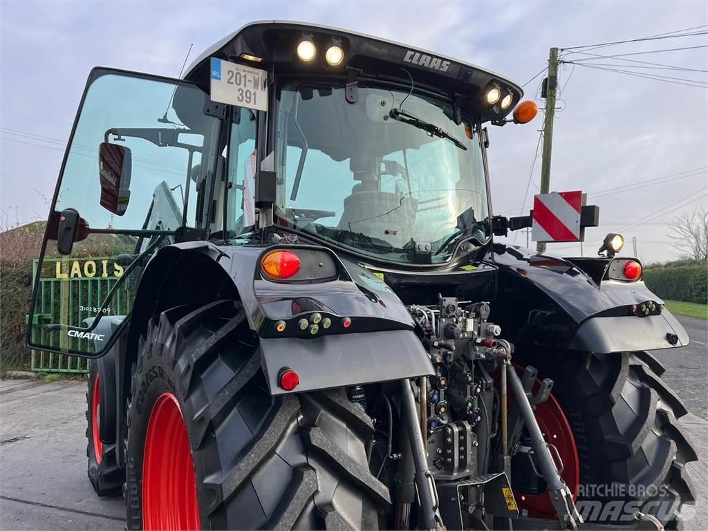 CLAAS 630 الجرارات