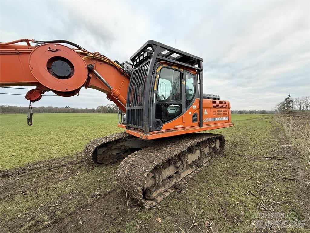 Doosan 225 حفارات