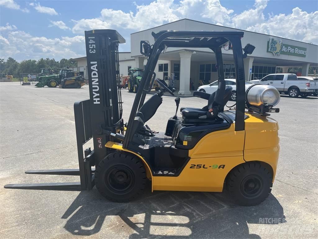Hyundai 25L-9A شاحنات ذات رافعات شوكية - أخرى