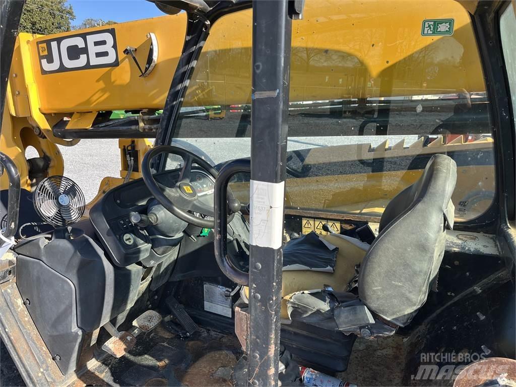 JCB 506-36 مناولات متداخلة