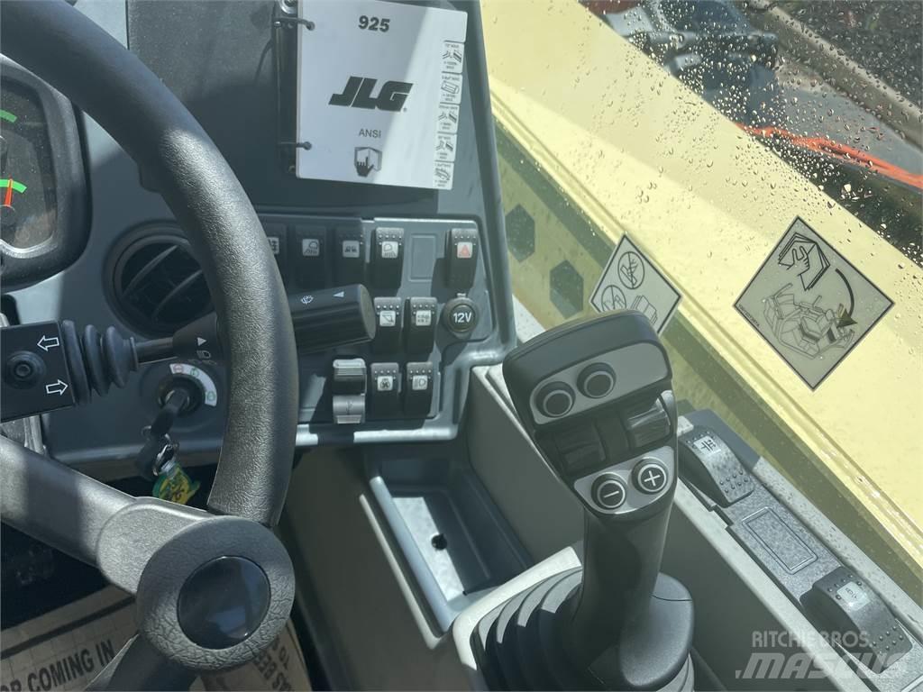 JLG 925 مناولات متداخلة