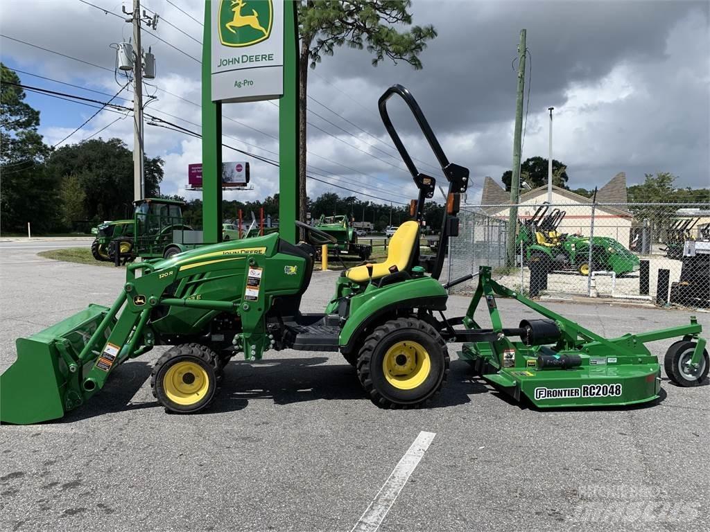 John Deere 1023E جرارات مدمجة