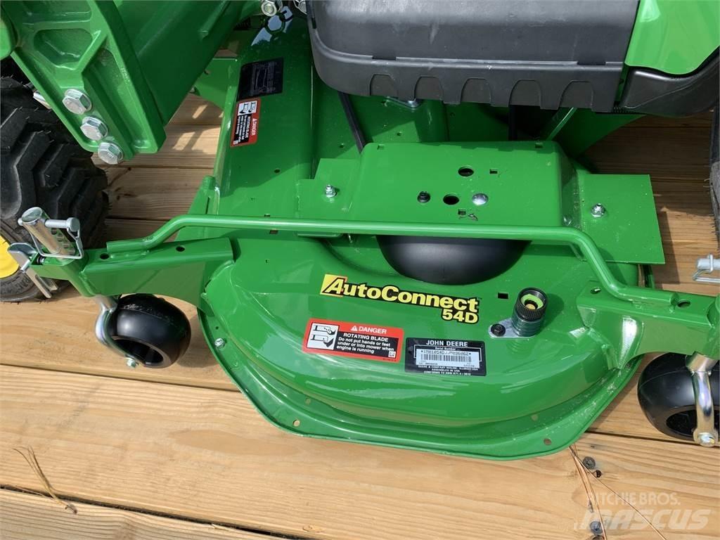 John Deere 1023E جرارات مدمجة