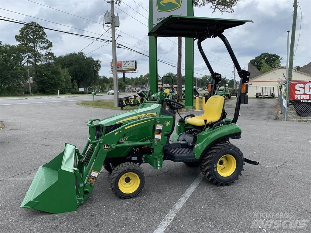 John Deere 1023E جرارات مدمجة